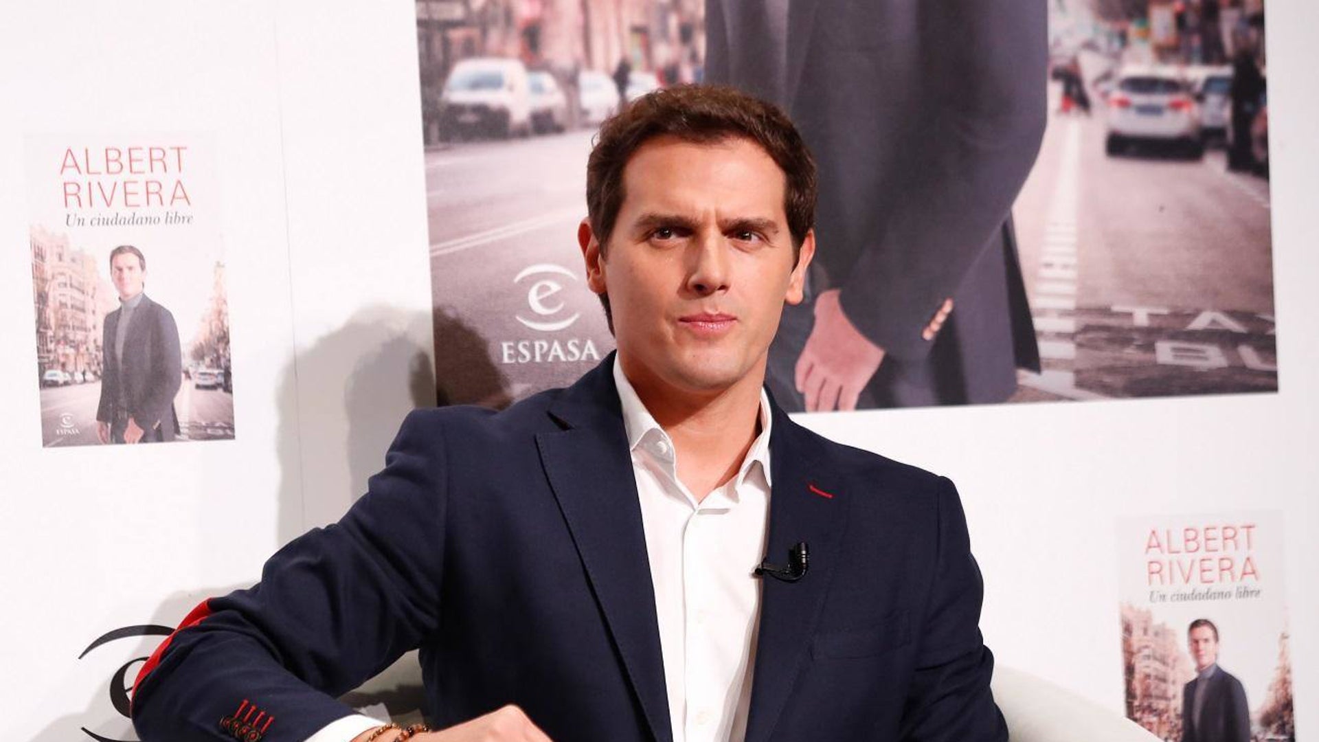 Las Im Genes M S Comprometidas De Albert Rivera Con Aysha Daraaui La